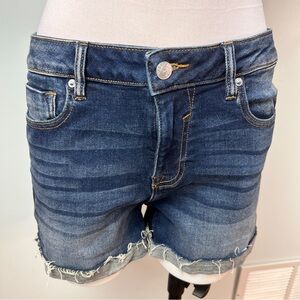 Vigoss Marley Cutoff Denim Shorts Size 29
Classic Medium Wash